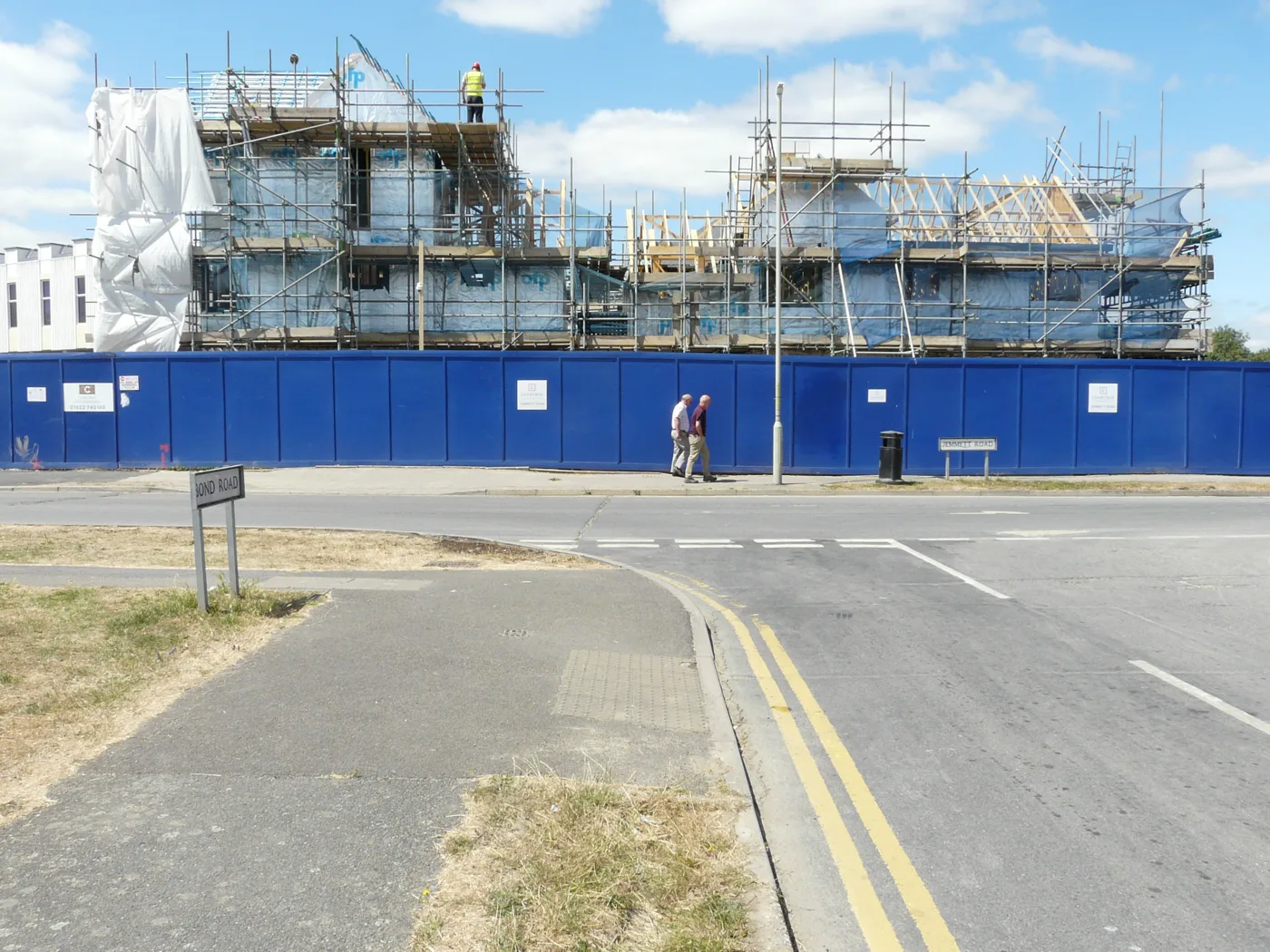 New houses under construction on Jemmett Road in Ashford