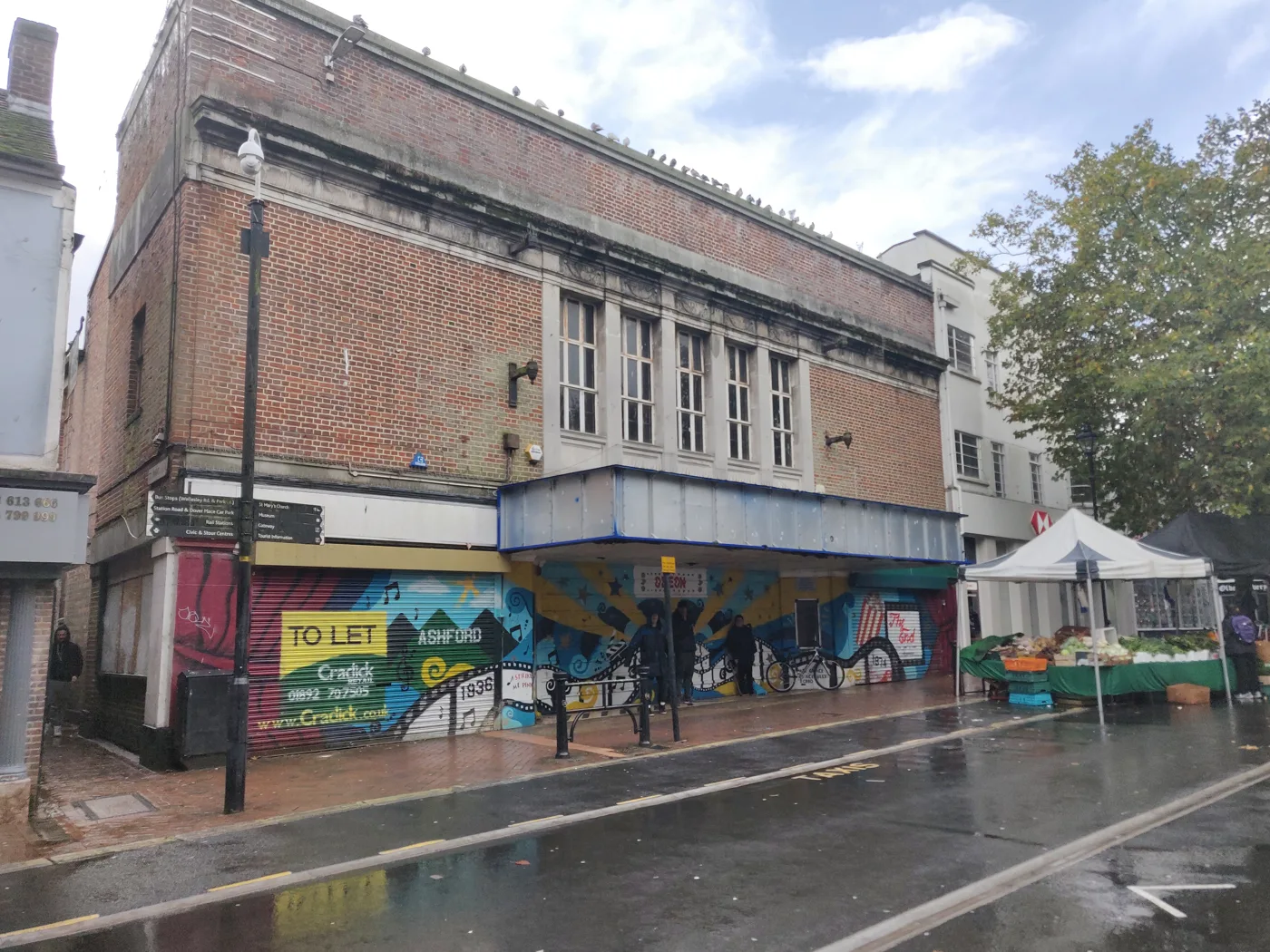 The former Odeon, later Mecca Bingo, on Ashford High Street, empty since 2018. The council plans to reopen the front of the building as a studio theatre, gallery and cafe.