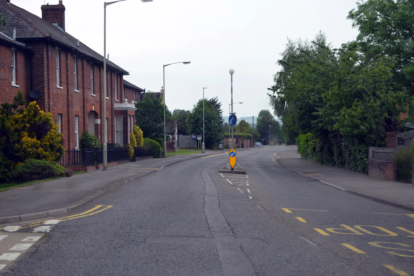 Kennington Road at Willesborough Lees. The new estate's main entrance would be on this road, the A2070. The picture does not show the site.
